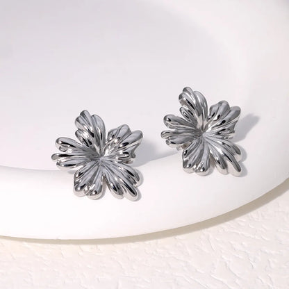 1 Pair Sweet Simple Style Flower Plating 304 Stainless Steel 18K Gold Plated Ear Studs