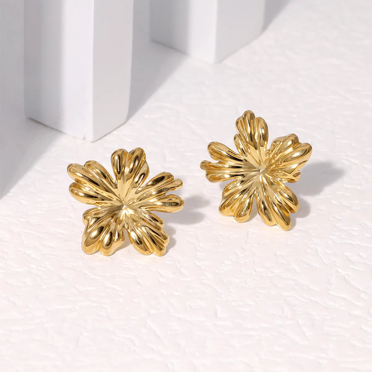 1 Pair Sweet Simple Style Flower Plating 304 Stainless Steel 18K Gold Plated Ear Studs