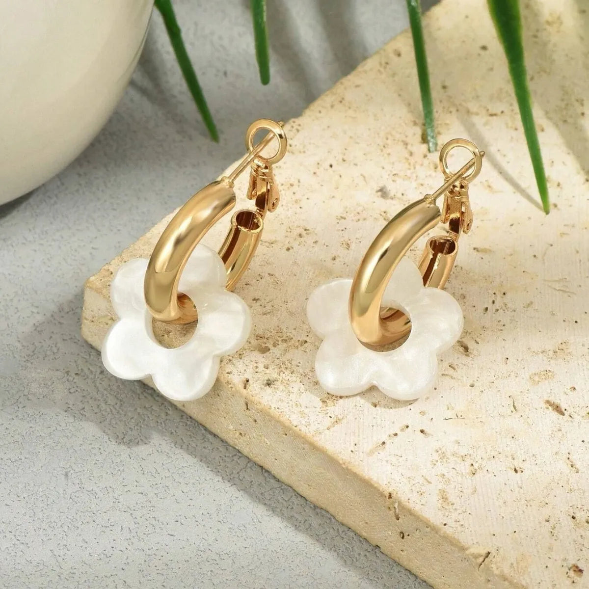 1 Pair Sweet Simple Style Flower Plating Arylic Drop Earrings