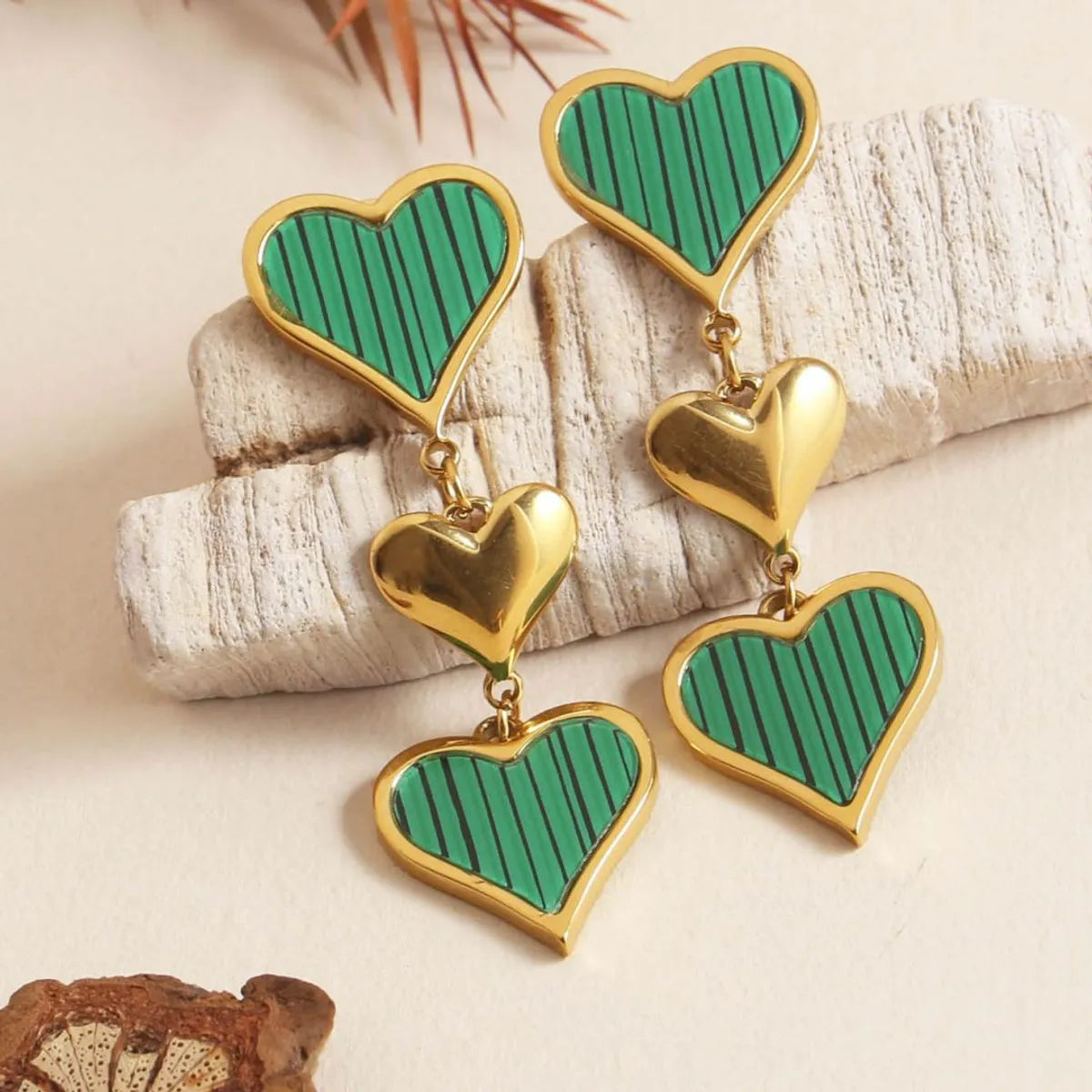 1 Pair Sweet Simple Style Heart Shape Inlay 304 Stainless Steel Acrylic Shell 18K Gold Plated Drop Earrings