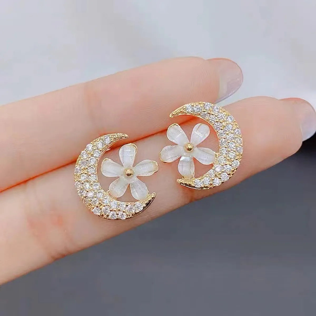 1 Pair Sweet Simple Style Moon Flower Plating Inlay Alloy Rhinestones Ear Studs