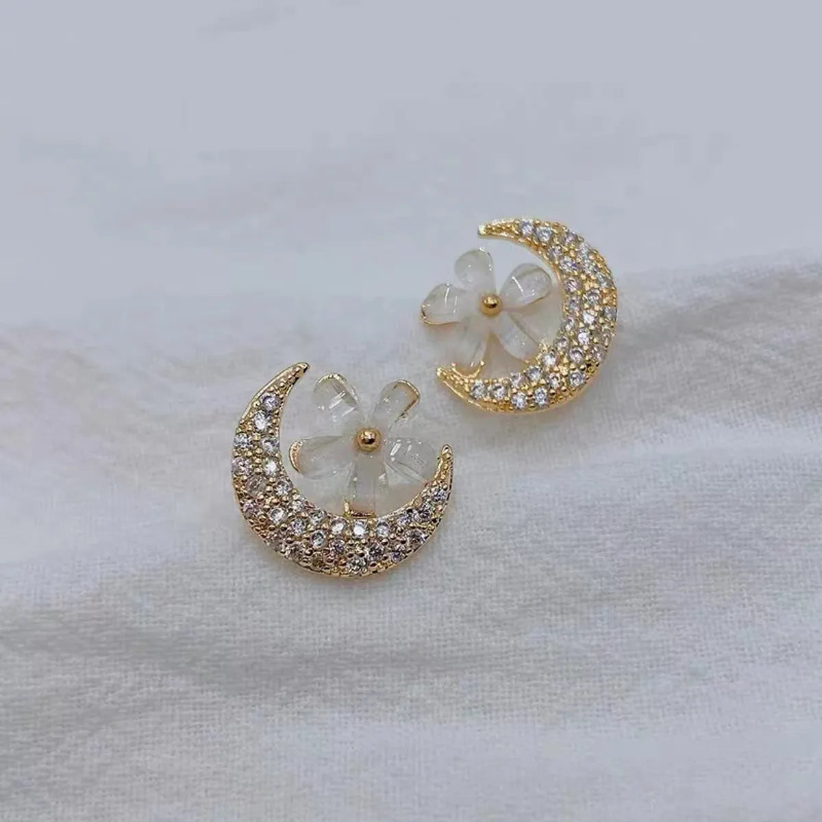 1 Pair Sweet Simple Style Moon Flower Plating Inlay Alloy Rhinestones Ear Studs