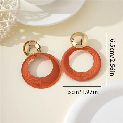 1 Pair Sweet Simple Style Round Spray Paint Hollow Out Alloy Drop Earrings