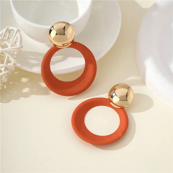 1 Pair Sweet Simple Style Round Spray Paint Hollow Out Alloy Drop Earrings