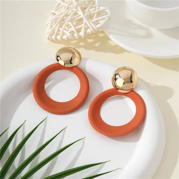 1 Pair Sweet Simple Style Round Spray Paint Hollow Out Alloy Drop Earrings