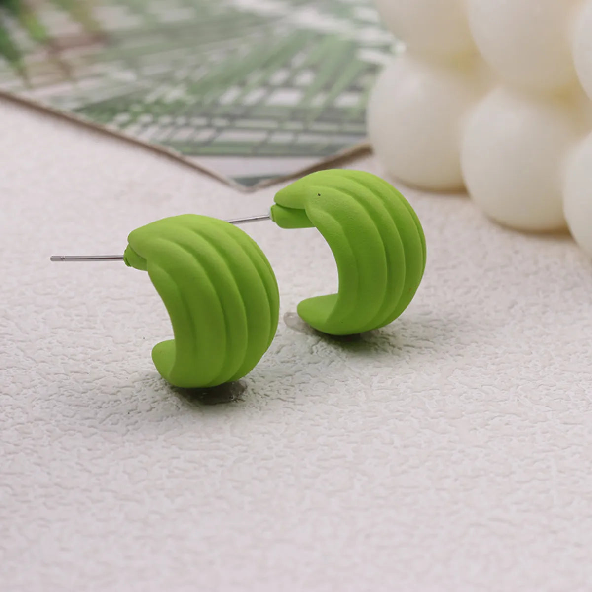 1 Pair Sweet Solid Color Spray Paint Arylic Ear Studs