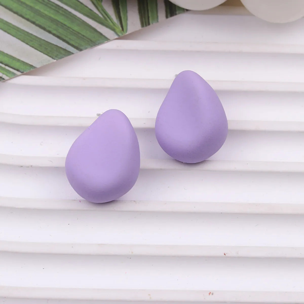 1 Pair Sweet Solid Color Spray Paint Arylic Ear Studs