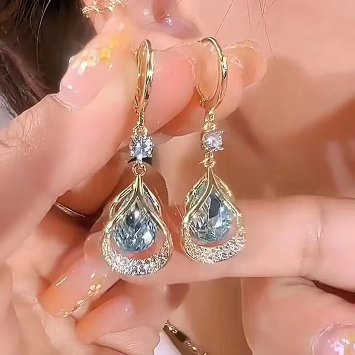 1 Pair Sweet Water Droplets Hollow Out Inlay Alloy Zircon Drop Earrings