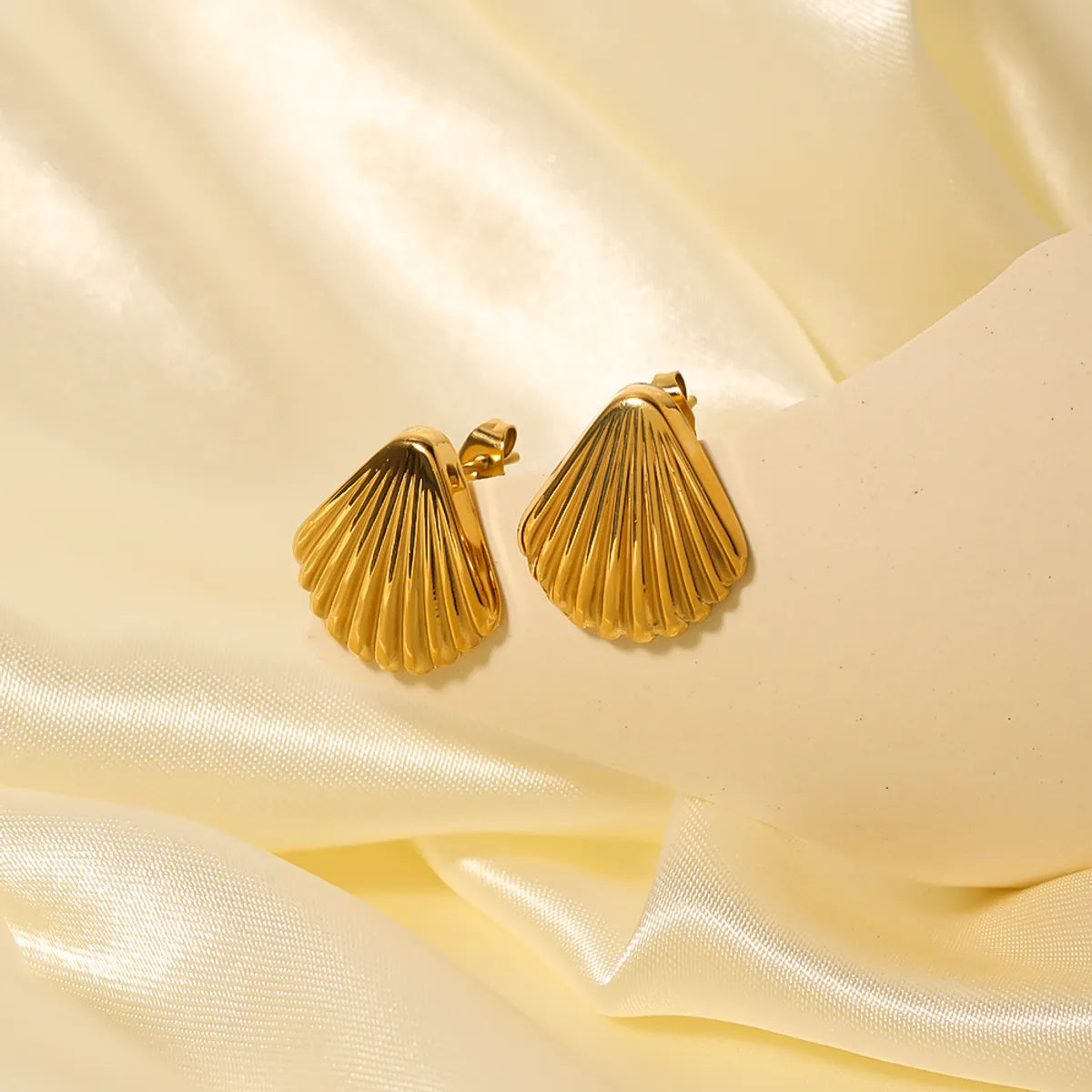 1 Pair Vacation Beach Scallop Shell Polishing Plating Stainless Steel 18K Gold Plated Ear Studs