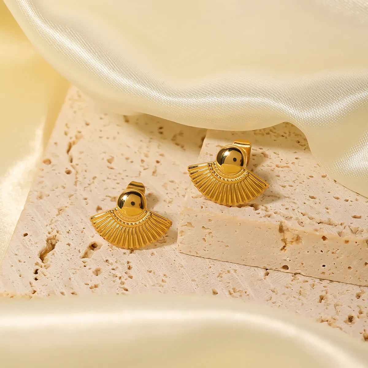 1 Pair Vacation Beach Scallop Shell Polishing Plating Stainless Steel 18k Gold Plated Ear Studs