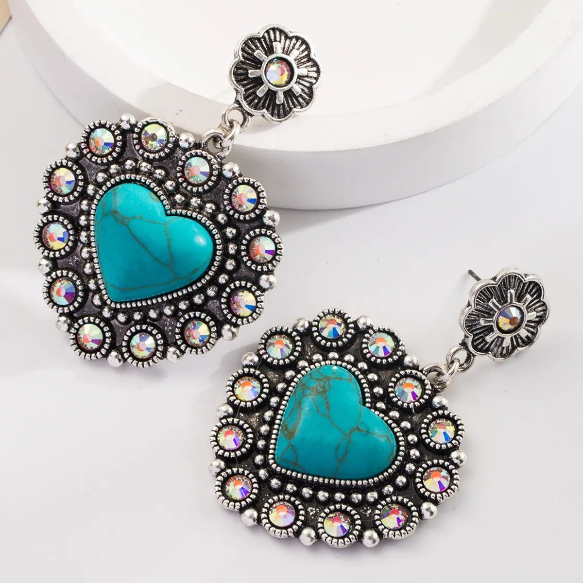 1 Pair Vacation Classic Style Round Heart Shape Inlay Alloy Turquoise Glass Silver Plated Drop Earrings