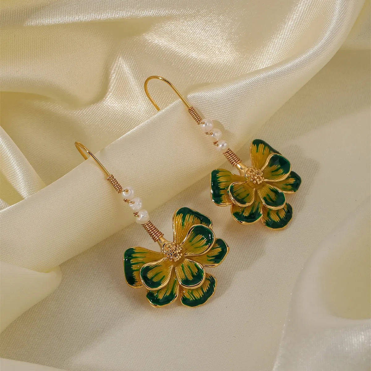 1 Pair Vacation Flower Enamel Inlay Copper Freshwater Pearl 18K Gold Plated Drop Earrings