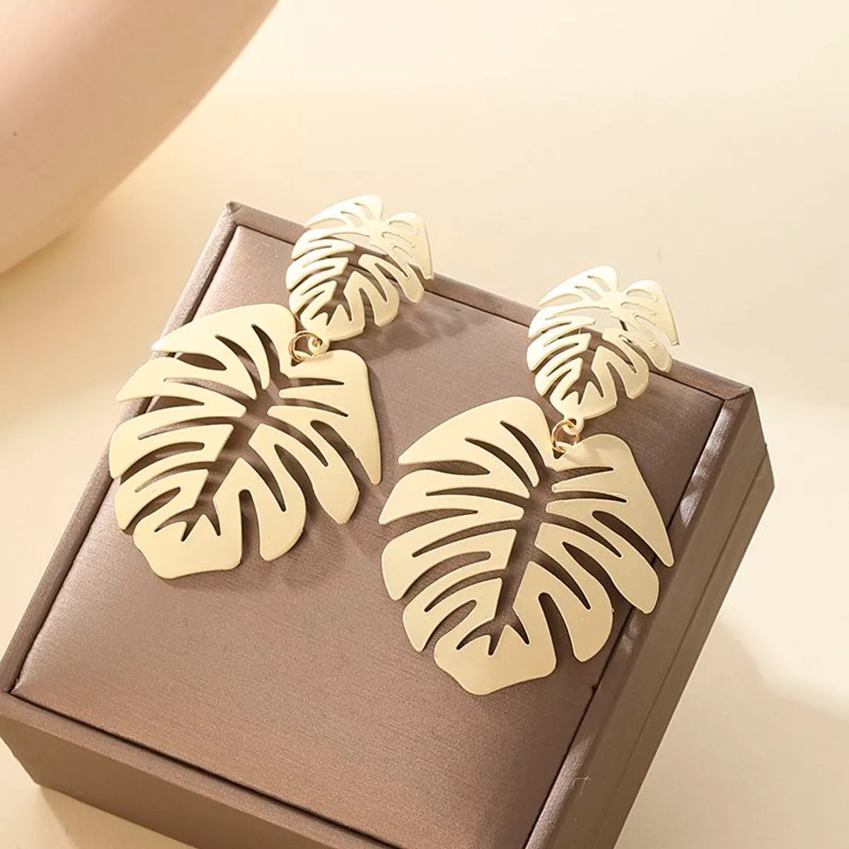 1 Pair Vacation Leaves Alloy Hollow Out Women's Drop Earrings