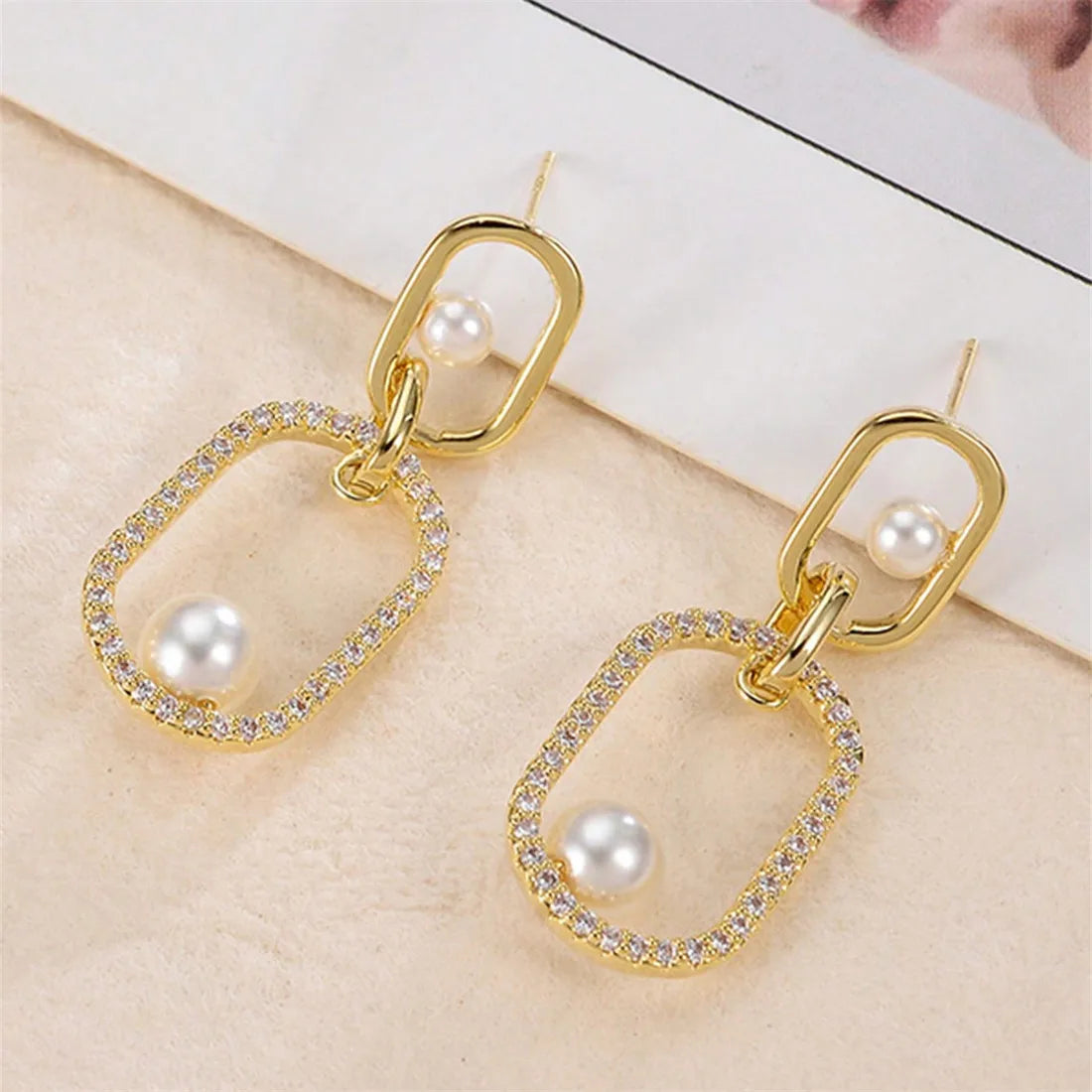 1 Pair Vacation Shiny Round Plating Inlay Copper Pearl Zircon Drop Earrings