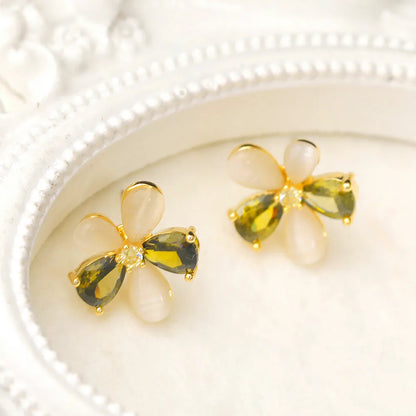 1 Pair Vacation Simple Style Flower Plating Inlay Copper Rhinestones Opal Zircon 14K Gold Plated Ear Studs