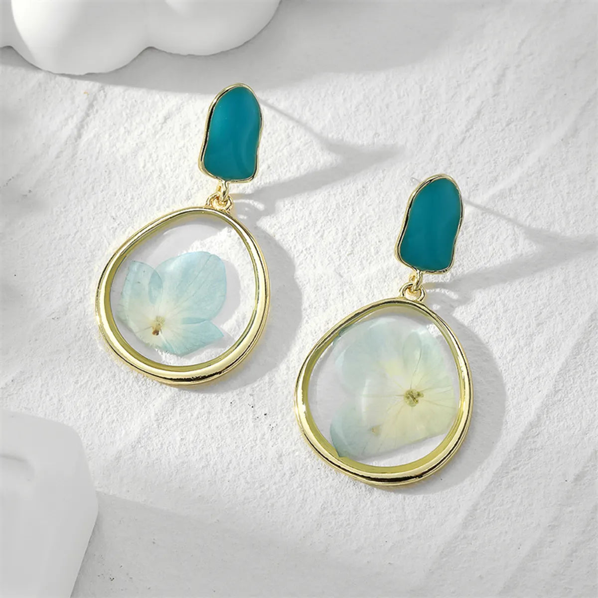 1 Pair Vacation Simple Style Flower Resin Drop Earrings