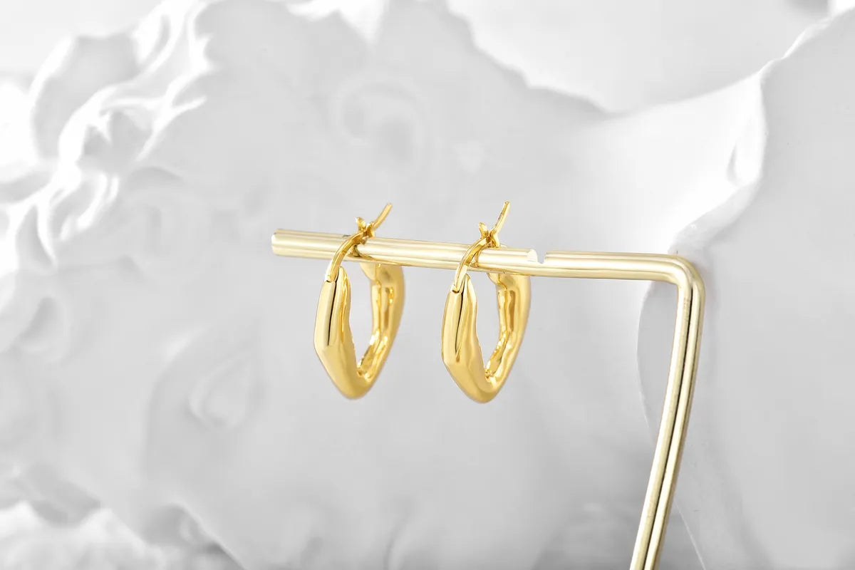 1 Pair Vacation Streetwear Commute Solid Color Plating Copper 18k Gold Plated Hoop Earrings