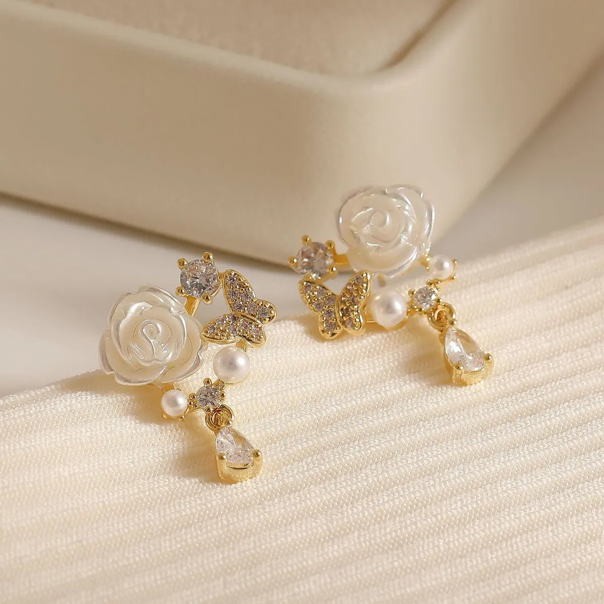 1 Pair Vacation Sweet Flower Butterfly Inlay Copper Pearl Zircon 18K Gold Plated Drop Earrings