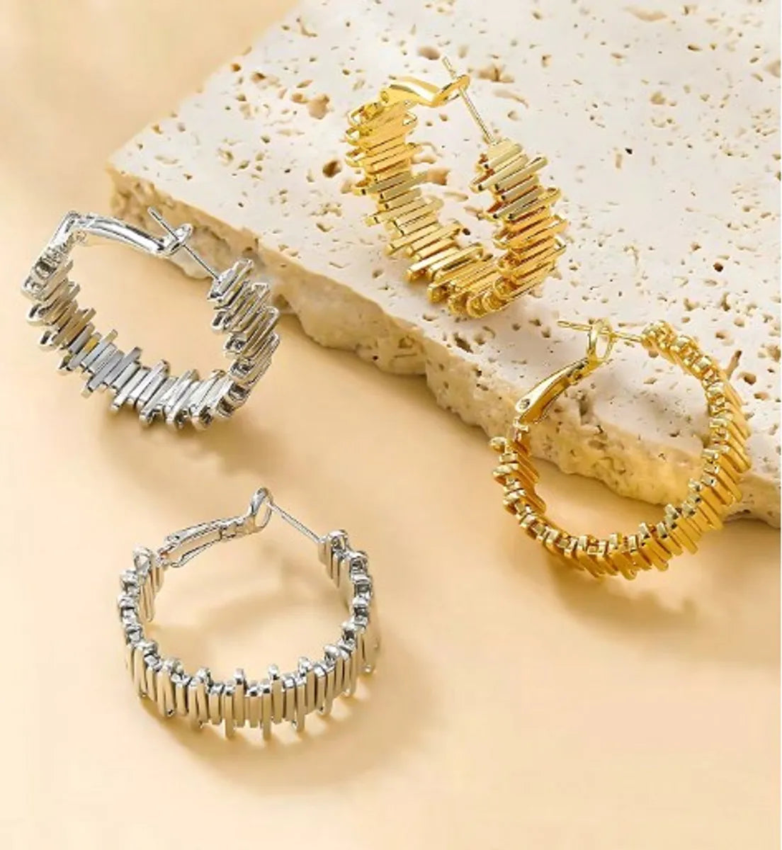 1 Pair Vintage Style Bohemian Irregular Round Irregular Pleated Alloy Iron Gold Plated Silver Plated Hoop Earrings