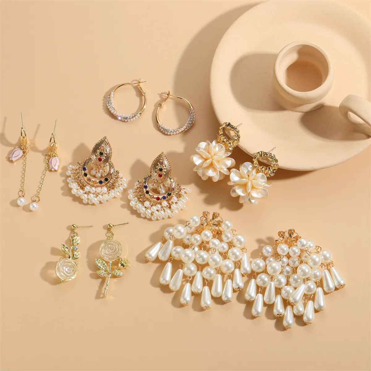 1 Pair Vintage Style Flower Plating Inlay Alloy Artificial Pearls Rhinestones 14k Gold Plated Drop Earrings