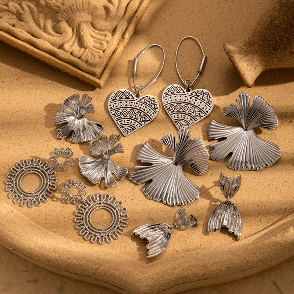 1 Pair Vintage Style French Style Simple Style Heart Shape Ginkgo Leaf Fish Tail Plating 304 Stainless Steel Drop Earrings