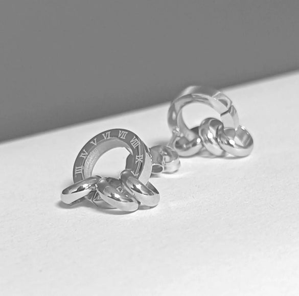 1 Pair Vintage Style Simple Style Roman Style Geometric Roman Numeral Flower Hollow Out 304 Stainless Steel 18K Gold Plated Ear Studs