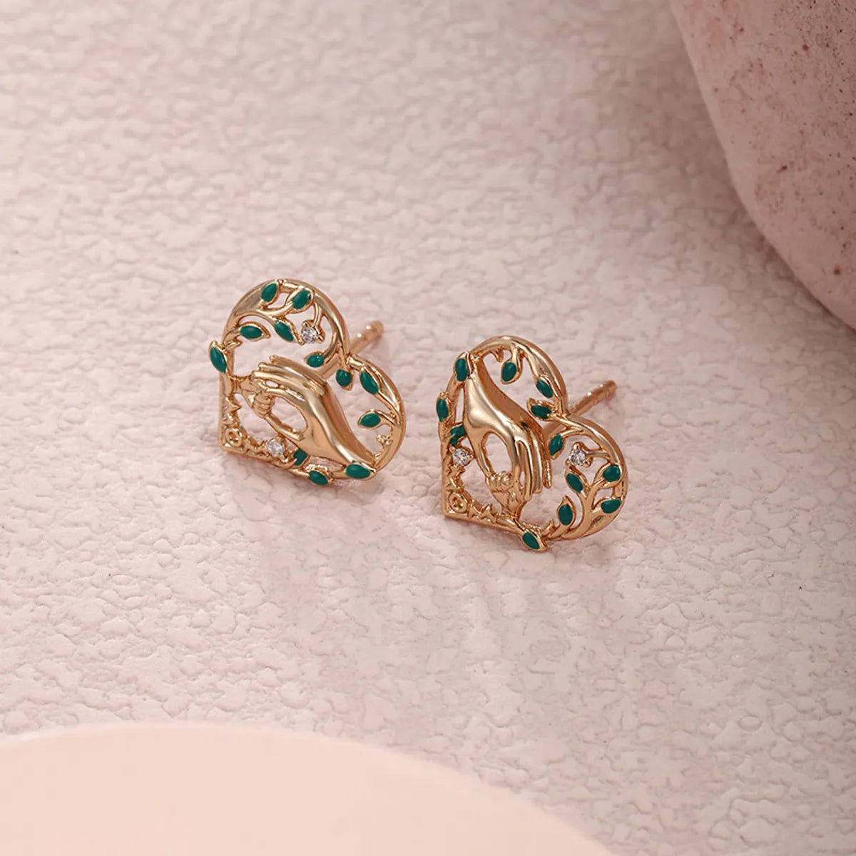 1 Pair XUPING Artistic Heart Shape Enamel Hollow Out Copper Alloy Artificial Gemstones 18K Gold Plated Ear Studs