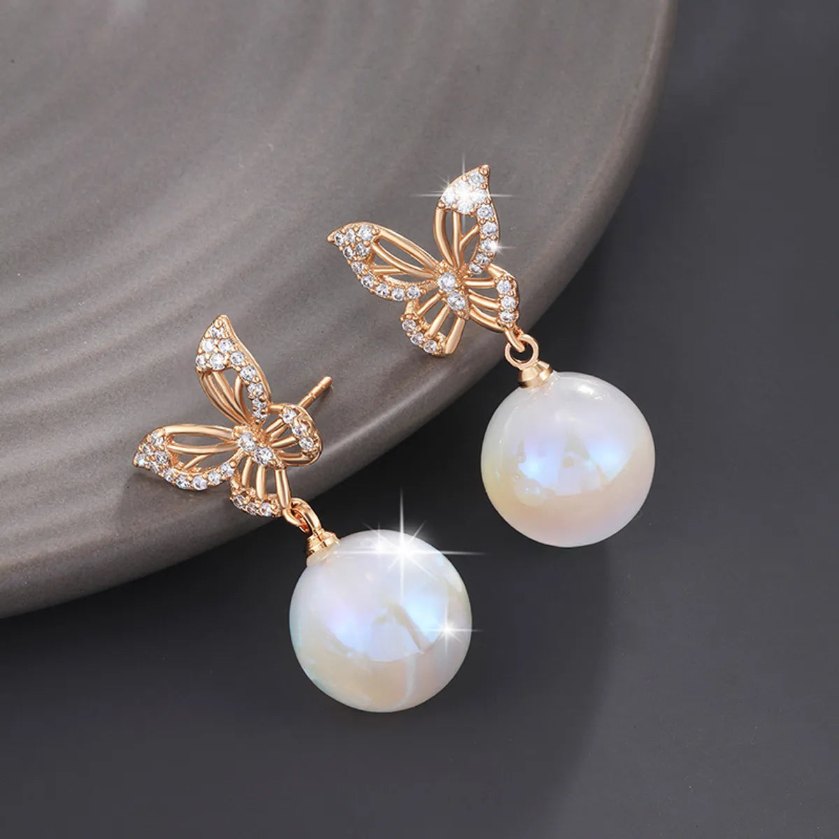 1 Pair Xuping Shiny Round Plating Inlay Alloy Copper Alloy Artificial Gemstones Artificial Pearls 14k Gold Plated 18k Gold Plated White Gold Plated Drop Earrings