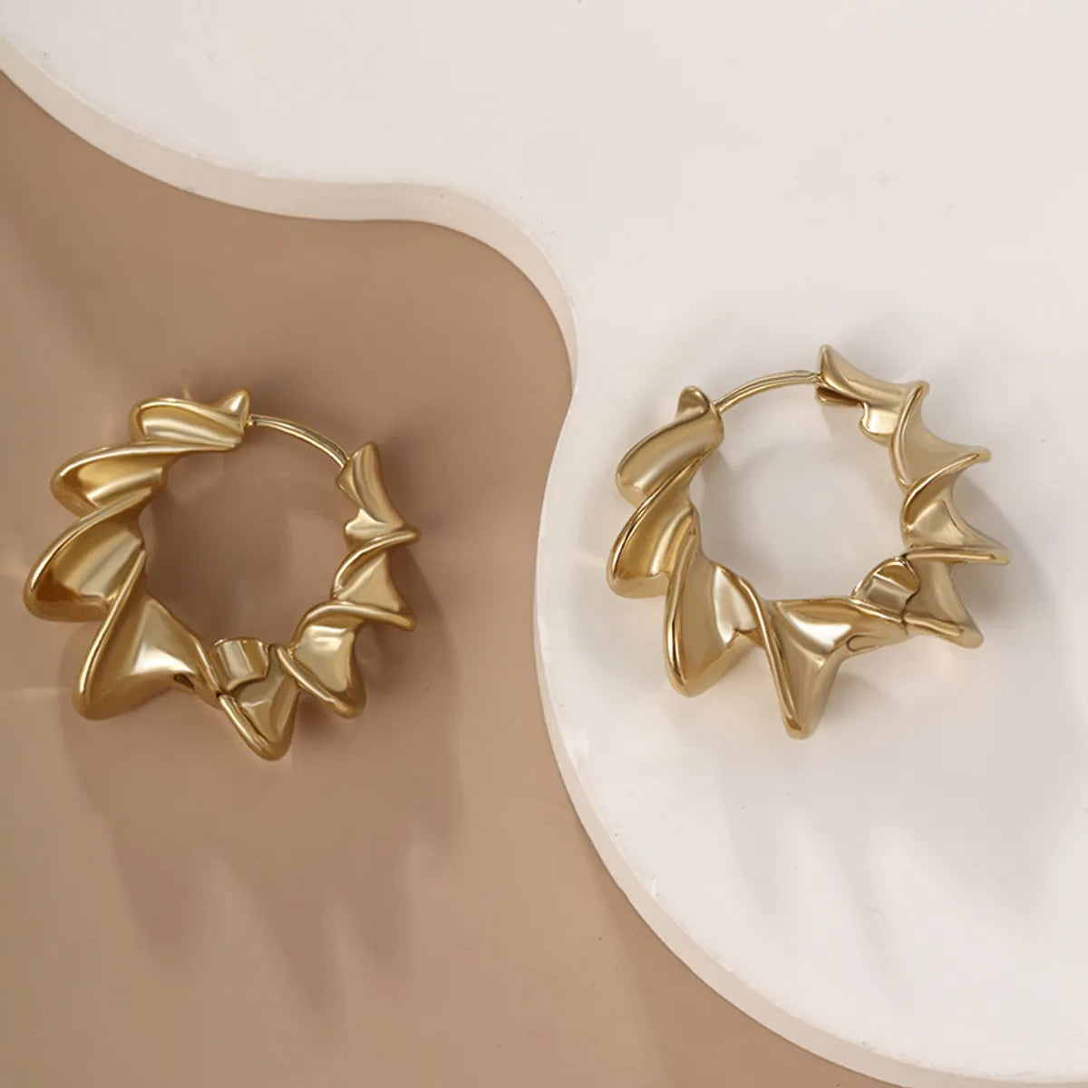 1 Pair Xuping Simple Style Geometric Heart Shape Irregular Plating Stainless Steel 14k Gold Plated Hoop Earrings Ear Studs