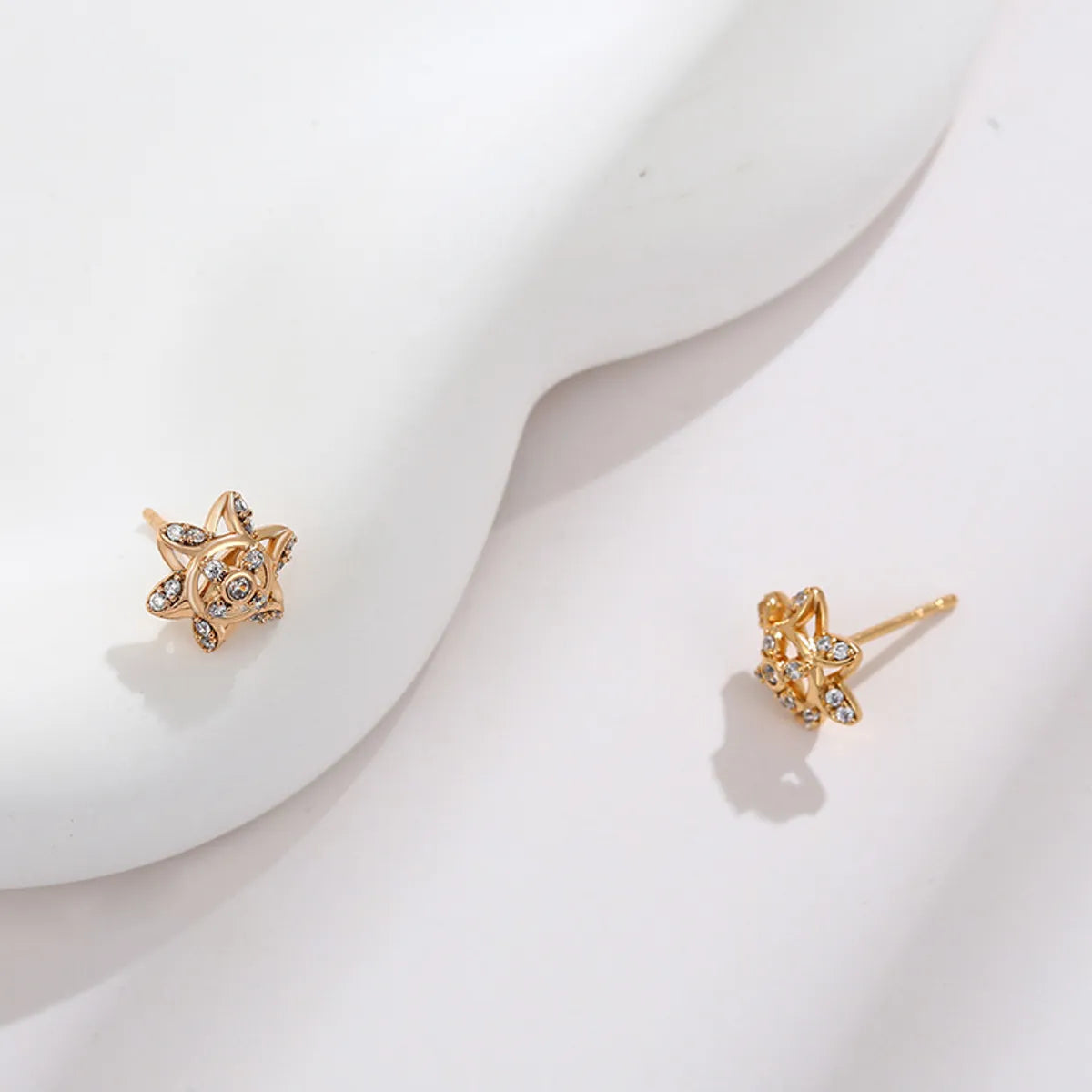 1 Pair Xuping Simple Style Hexagram Plating Inlay Alloy Copper Alloy Artificial Gemstones 18k Gold Plated Ear Studs