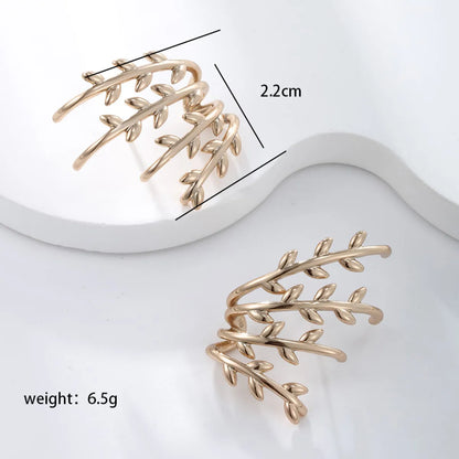 1 Pair Xuping Simple Style Irregular Leaf Asymmetrical Plating Copper Alloy 18k Gold Plated Ear Studs