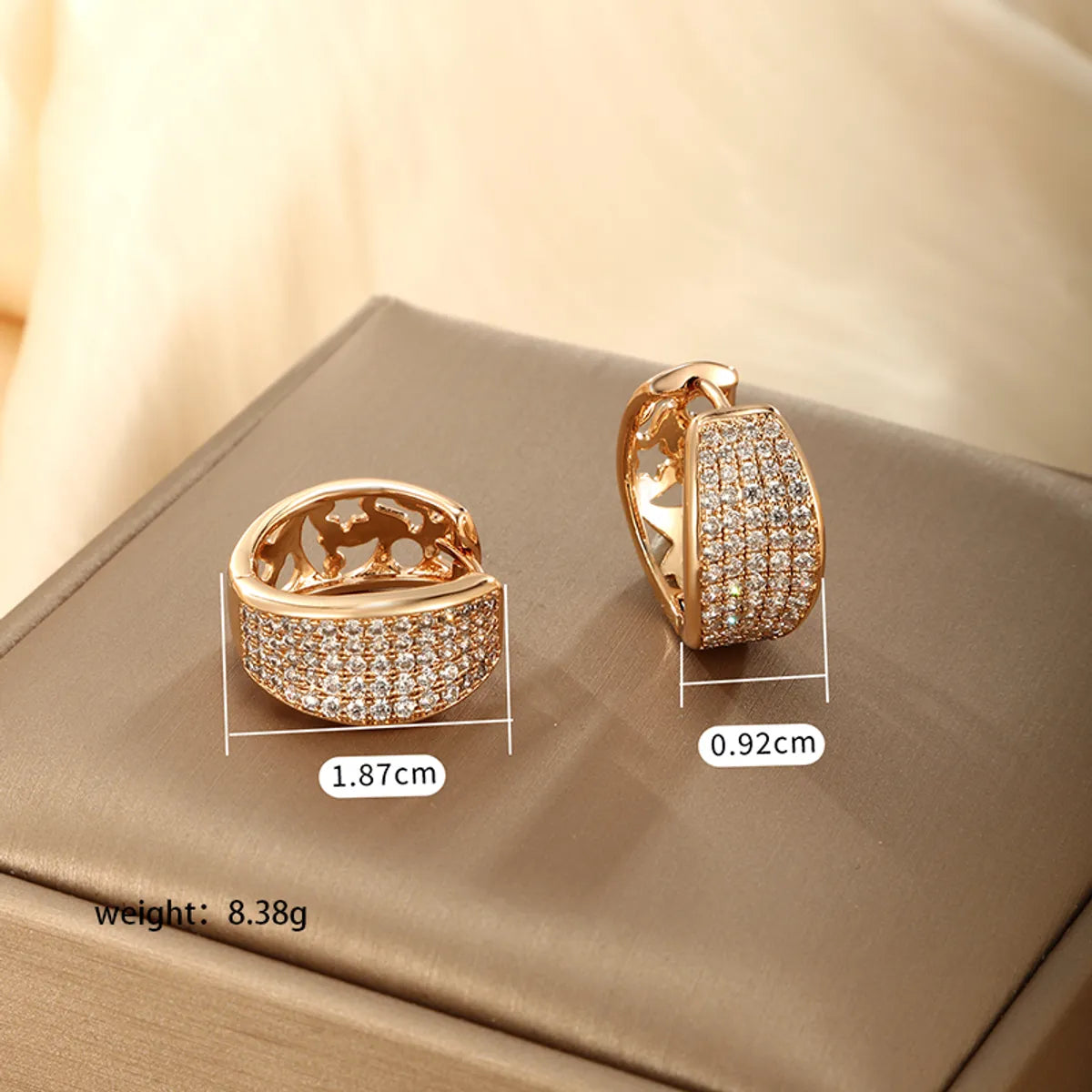 1 Pair Xuping Simple Style Solid Color Plating Inlay Copper Alloy Artificial Diamond 18k Gold Plated Earrings