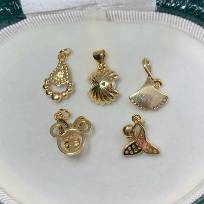 1 Piece 11*18.3mm 12.6*13.2mm 12.7*17.3mm Copper White Shell Zircon 18K Gold Plated Santa Claus Scallop Fish Tail Pendant