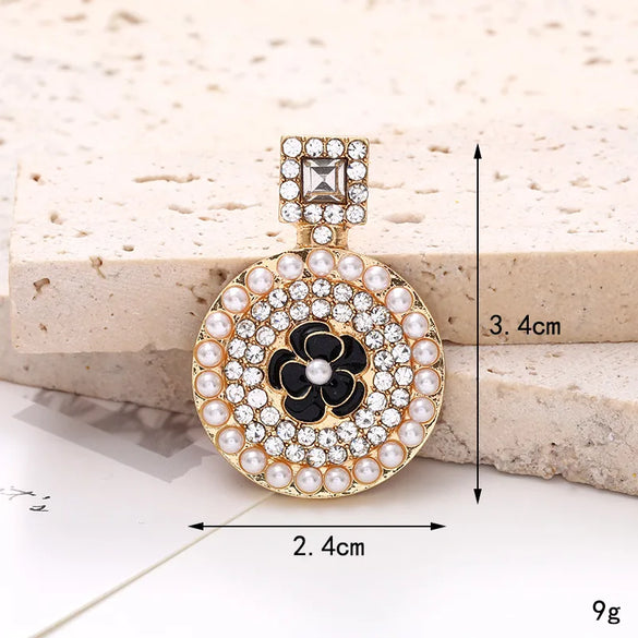 1 Piece 24 * 34mm 25*25mm Alloy Rhinestones Pearl Smile Face Flower Perfume Bottle Pendant