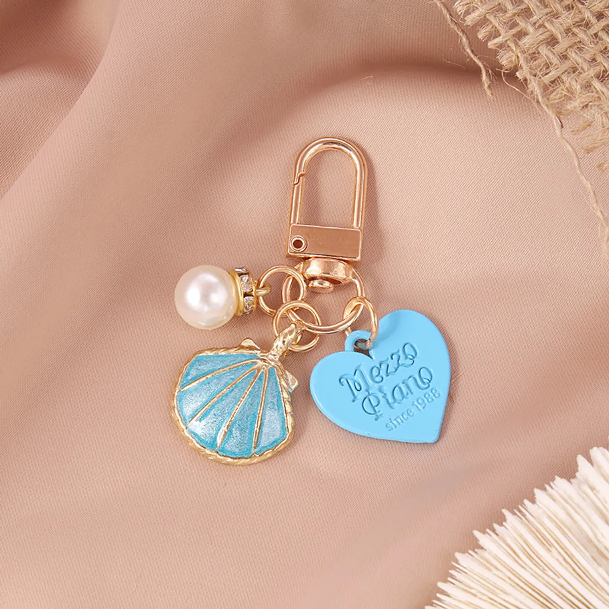 1 Piece Cartoon Style Letter Heart Shape Metal Inlay Artificial Pearls Rhinestones Women'S Keychain