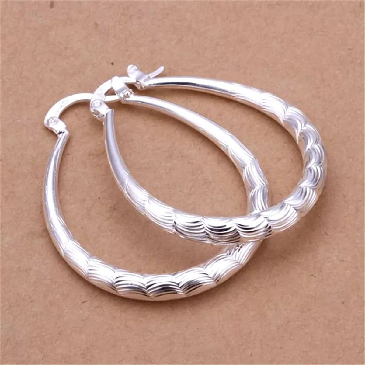 1 Piece Elegant Cute Wedding Waves Plating Alloy Hoop Earrings