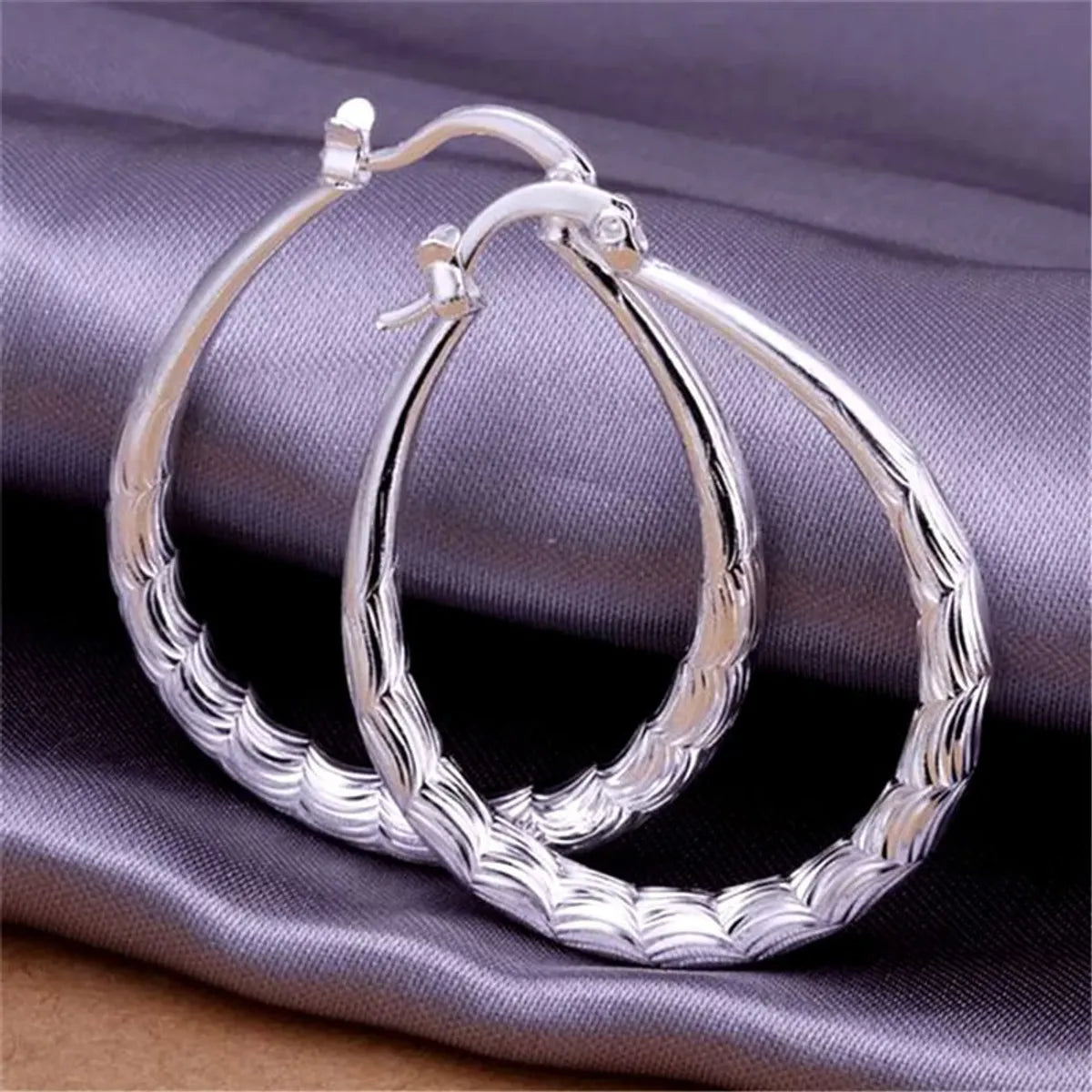 1 Piece Elegant Cute Wedding Waves Plating Alloy Hoop Earrings