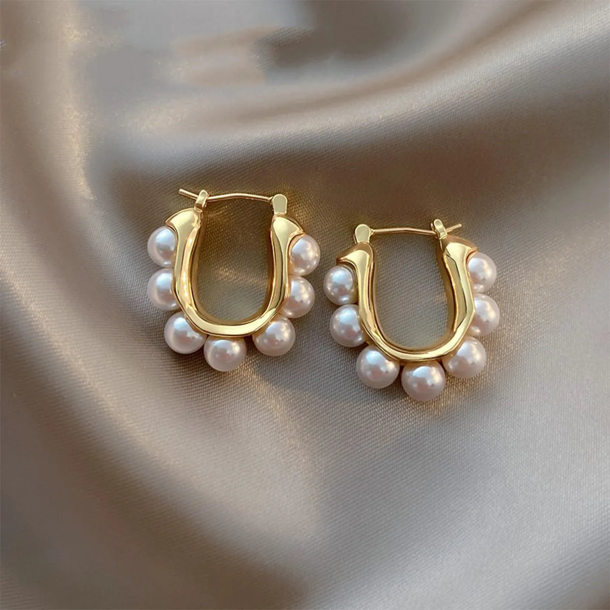 1 Piece Elegant Geometric Alloy Artificial Pearls Hoop Earrings