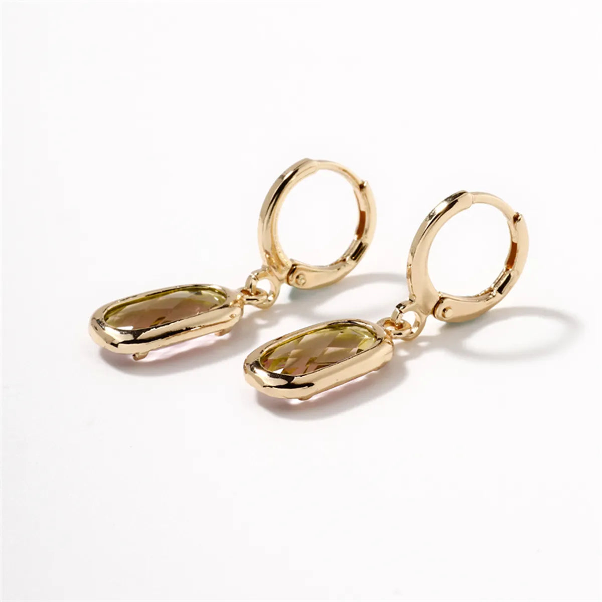 1 Piece Elegant Retro Artistic Oval Inlay Copper Resin Rhinestones K Gold Plated Drop Earrings