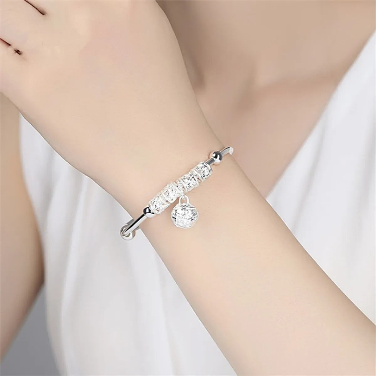 Fashion Bell Metal Plating Women's Bangle