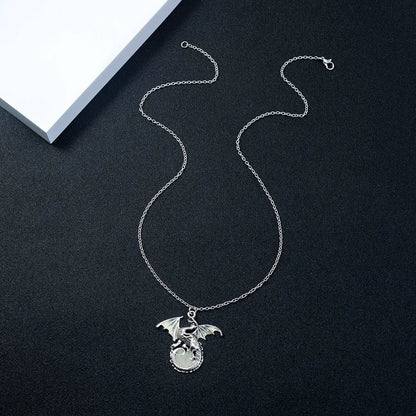 1 Piece Fashion Dragon Alloy Plating Silver Plated Women'S Pendant Necklace