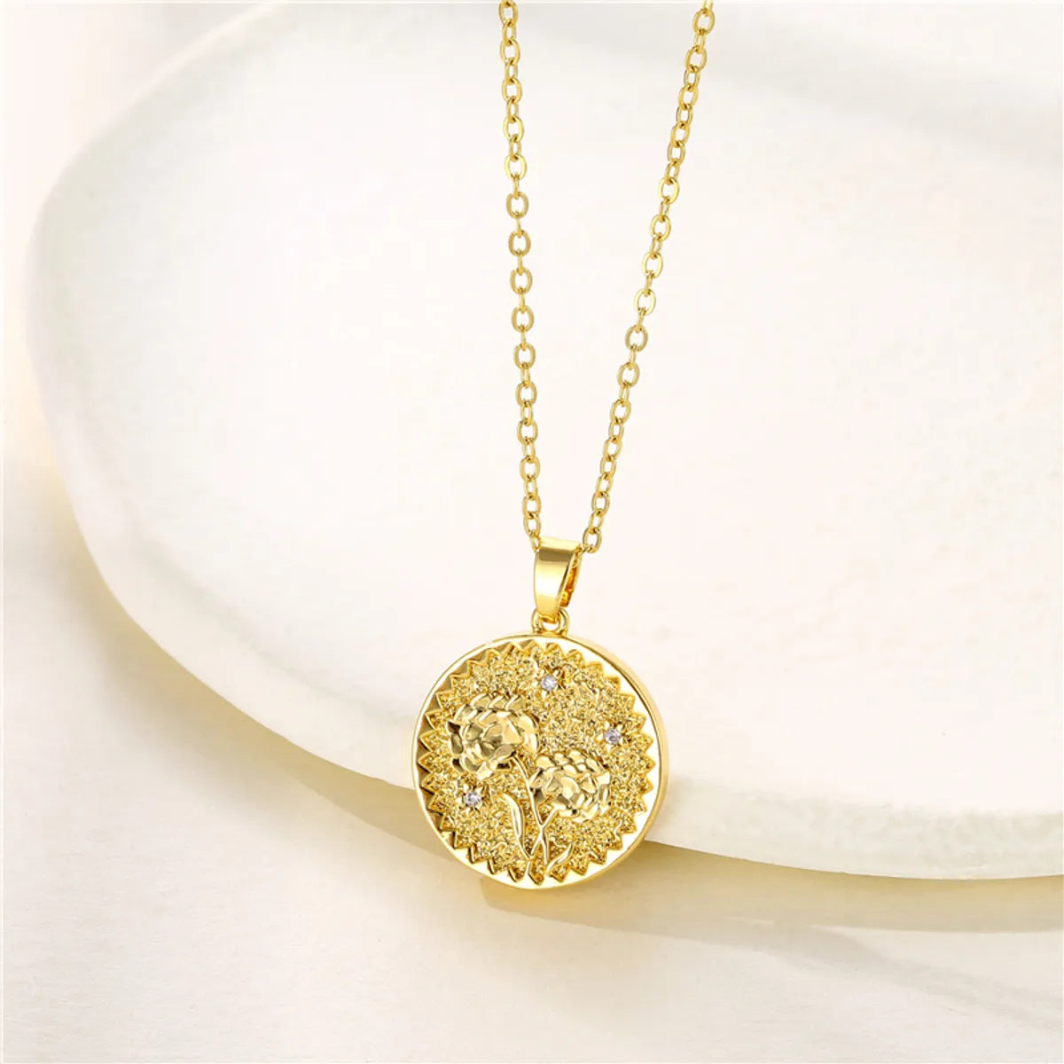 Fashion Flower Lotus Chrysanthemum Stainless Steel Titanium Steel Plating Inlay Zircon 18k Gold Plated Gold Plated Pendant Necklace