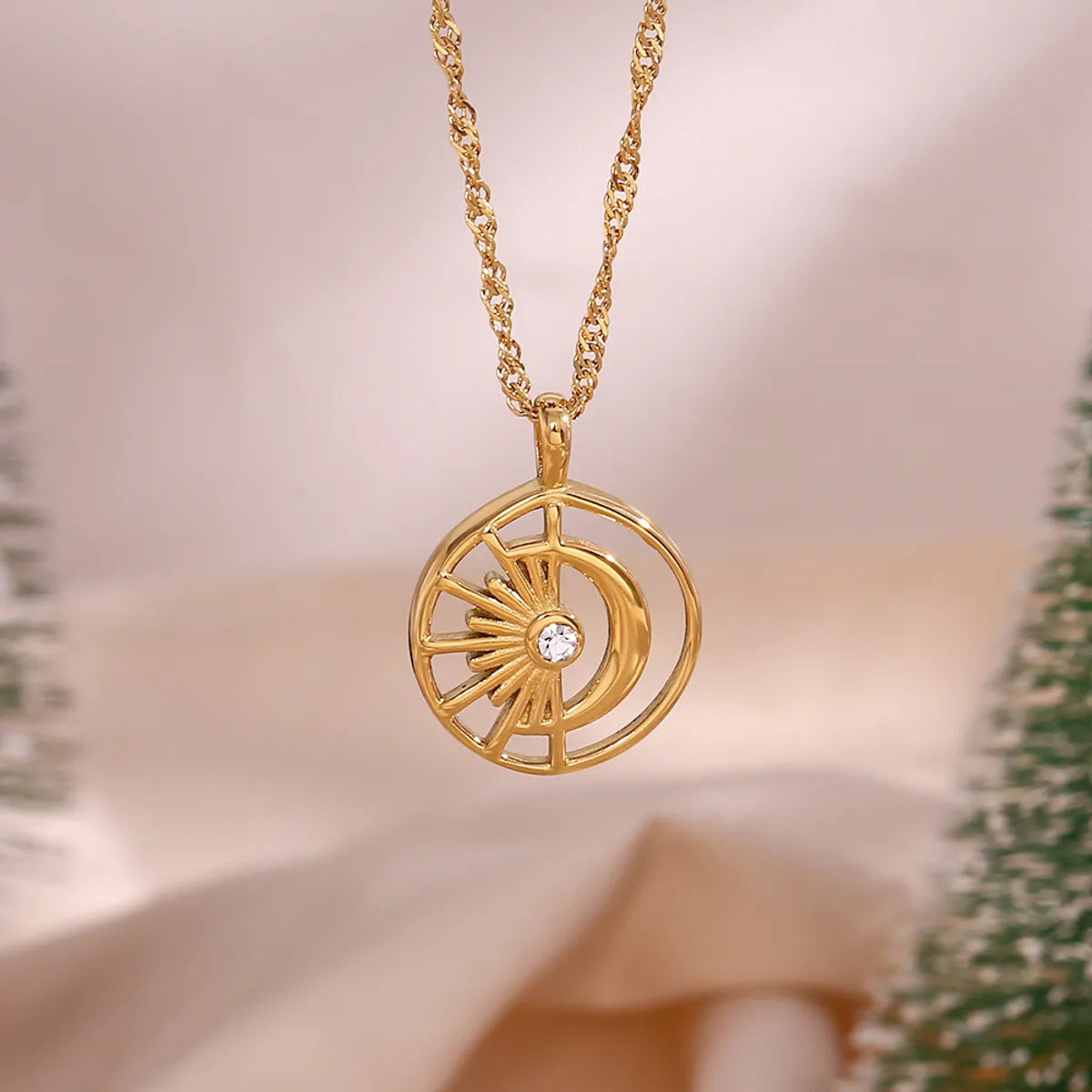 1 Piece Fashion Sun Moon Stainless Steel Plating Hollow Out Inlay Artificial Diamond Pendant Necklace