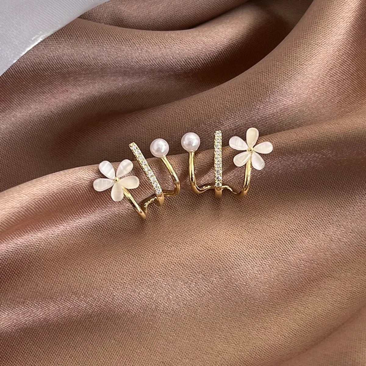 1 Piece Glam Lady Flower Copper Gold Plated Ear Cuffs