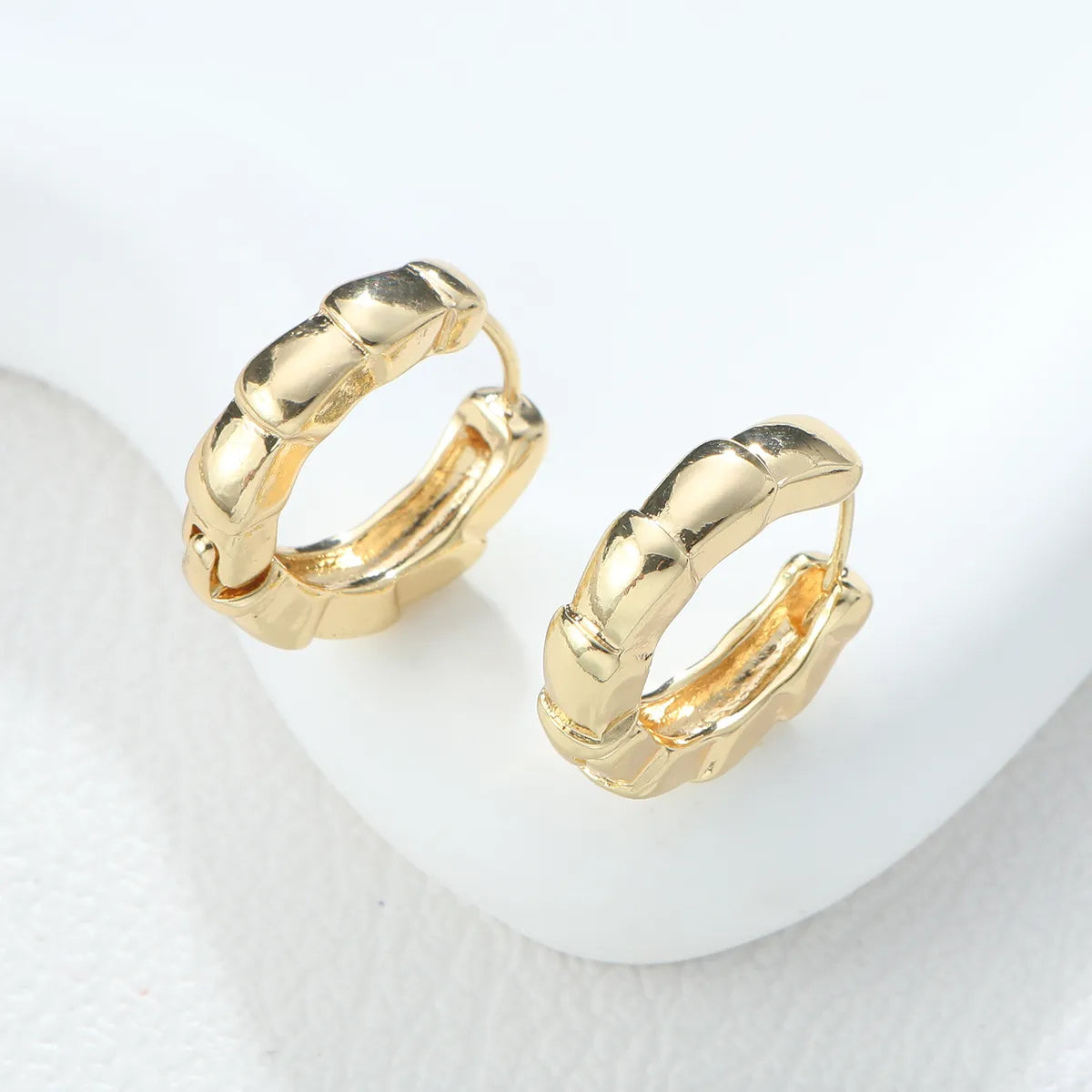 1 Piece IG Style Simple Style Solid Color Flower Rhombus Hollow Out Inlay Alloy Rhinestones Earrings