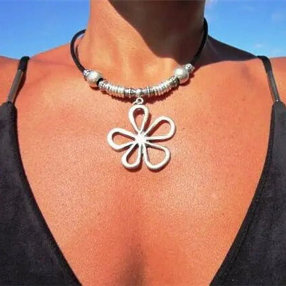 1 Piece Retro Flower Alloy Handmade Women's Pendant Necklace