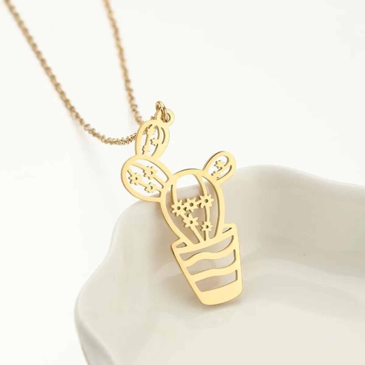 201 Stainless Steel 18K Gold Plated Retro Irregular Plating Plant Pendant Necklace