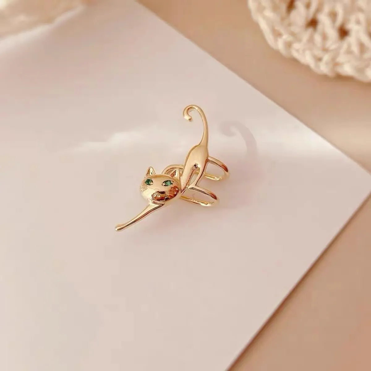 1 Piece Simple Style Classic Style Animal Inlay Alloy Artificial Rhinestones Ear Cuffs