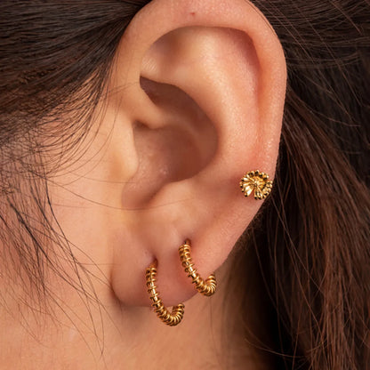 1 Piece Simple Style Classic Style Round Flower Plating Stainless Steel Gold Plated Ear Studs