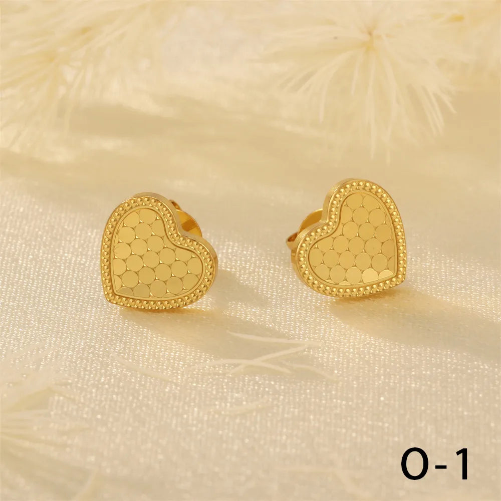 1 Piece Simple Style Cross Heart Shape Crown Plating Copper 18k Gold Plated Ear Studs